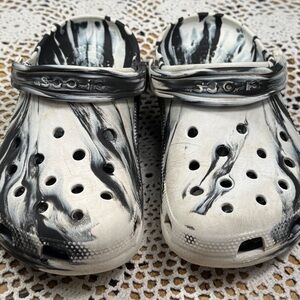 CROCS Black White Marbled Women 6 Men 4 Comfort Shoe  sku 3192